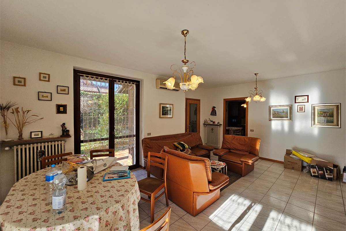 BELLISSIMA VILLA CON GIARDINO