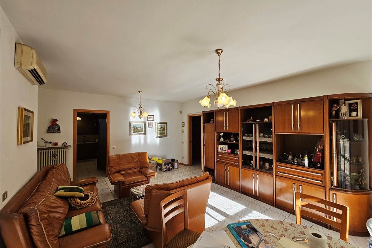 BELLISSIMA VILLA CON GIARDINO