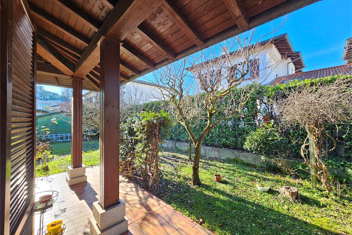 BELLISSIMA VILLA CON GIARDINO