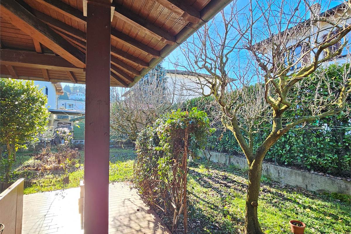 BELLISSIMA VILLA CON GIARDINO