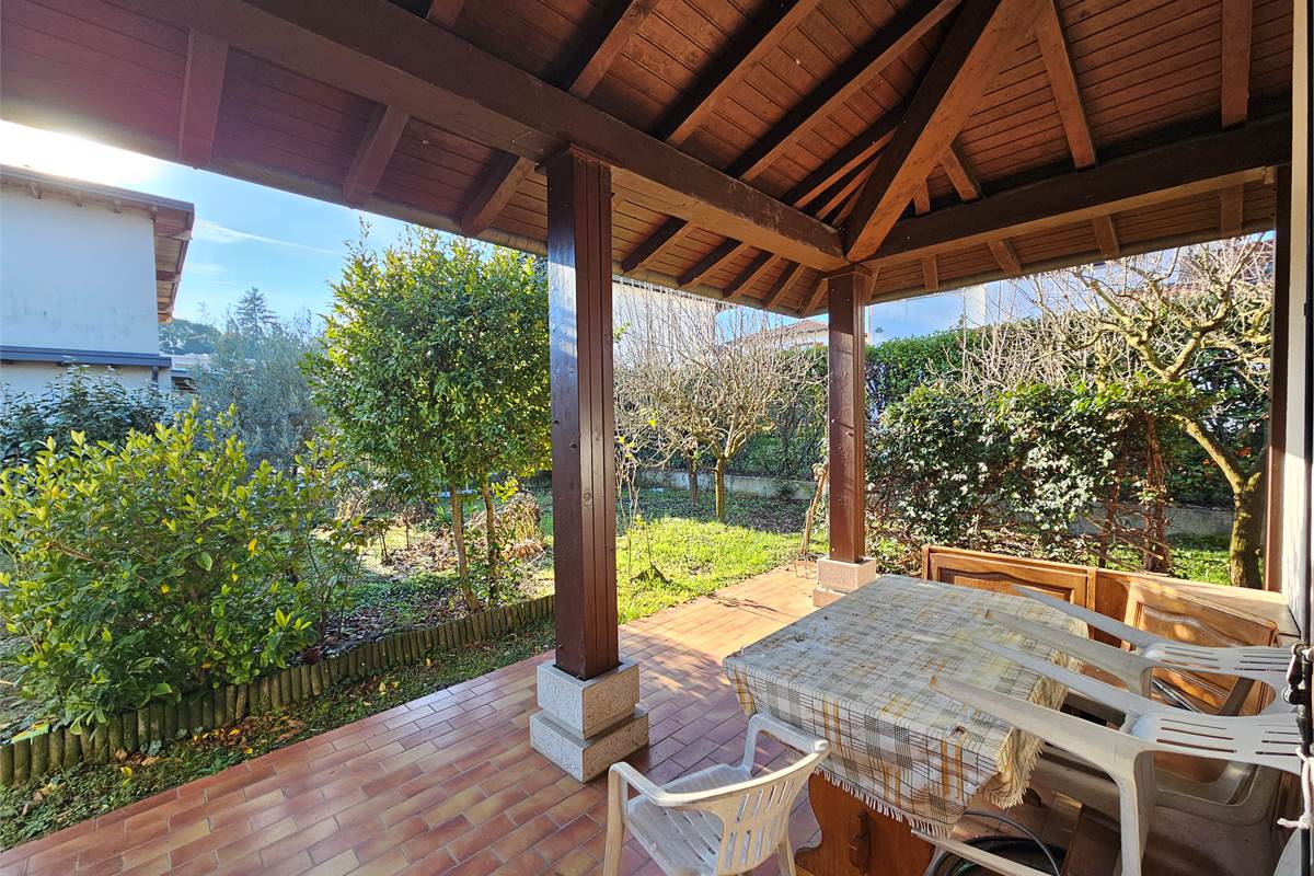 BELLISSIMA VILLA CON GIARDINO