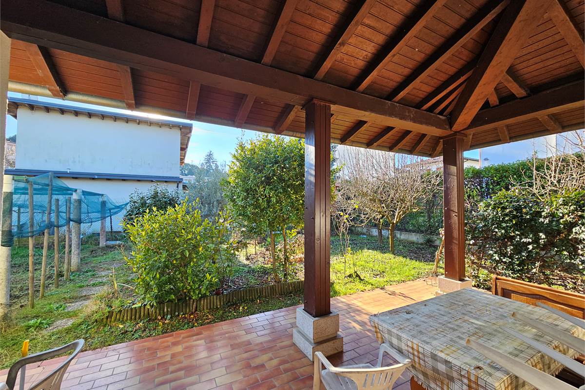 BELLISSIMA VILLA CON GIARDINO