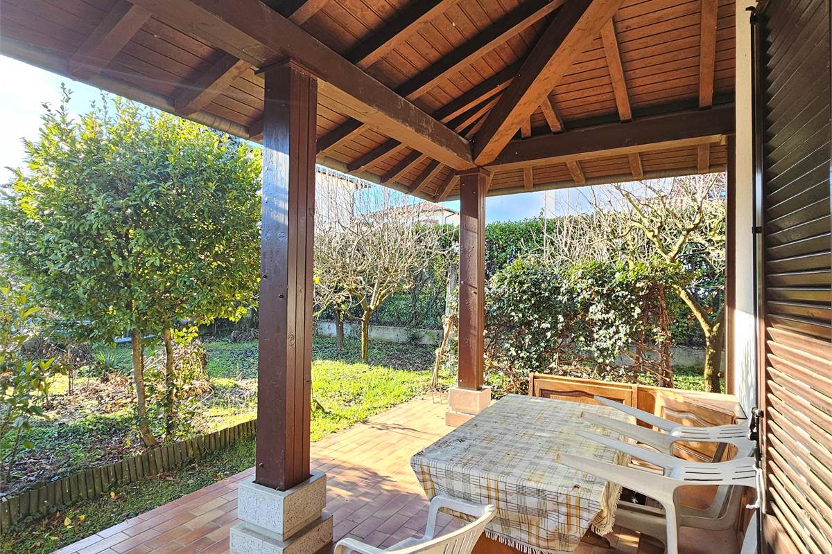 BELLISSIMA VILLA CON GIARDINO