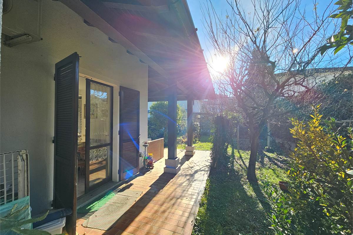 BELLISSIMA VILLA CON GIARDINO