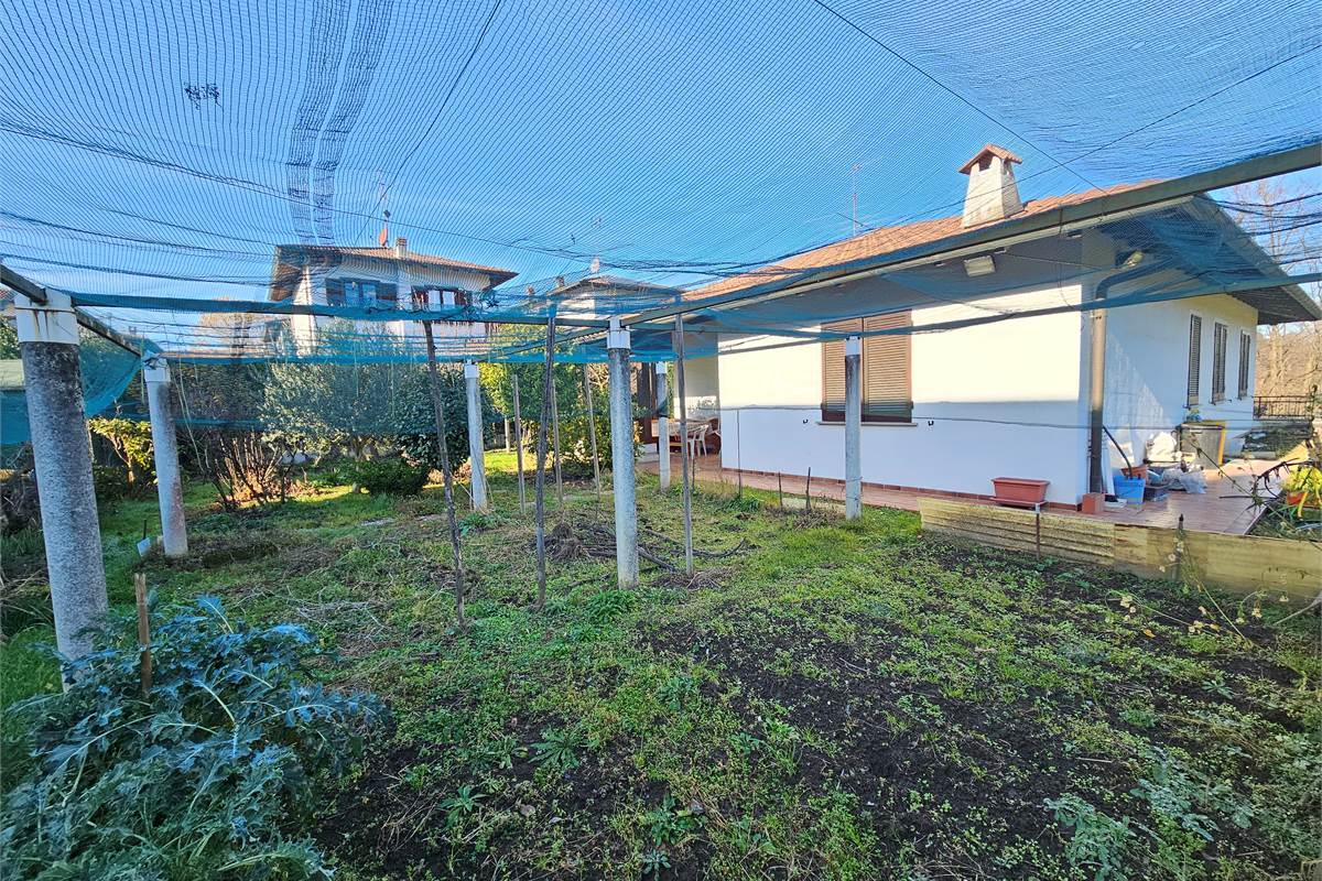 BELLISSIMA VILLA CON GIARDINO