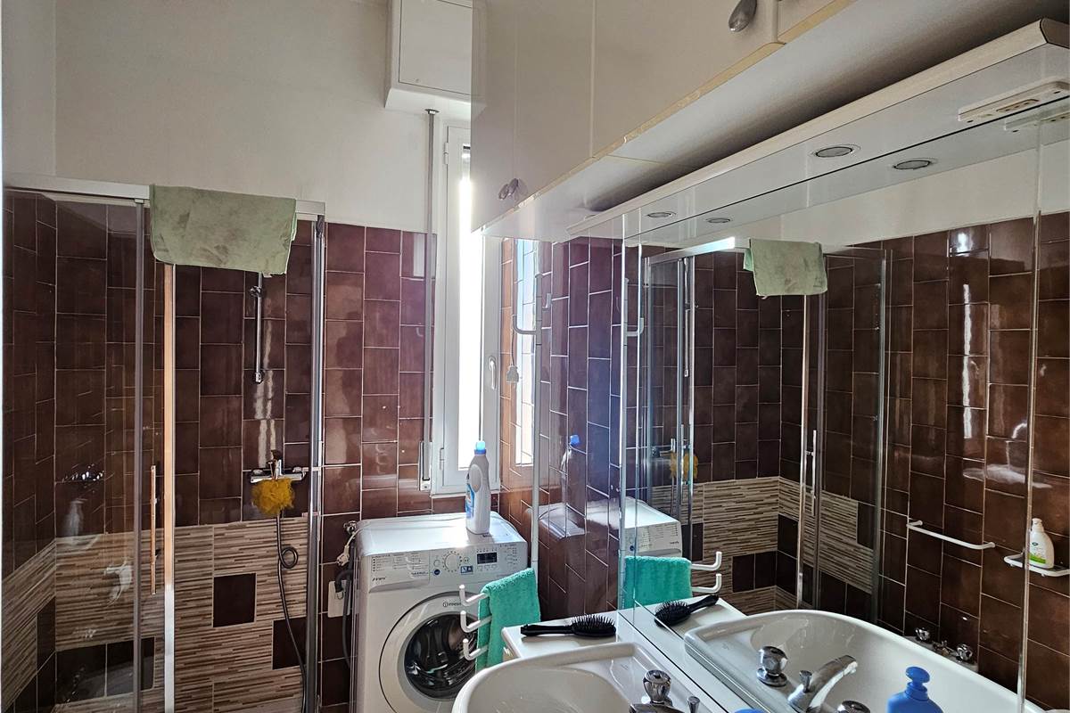 GRANDE TRILOCALE CON BALCONE