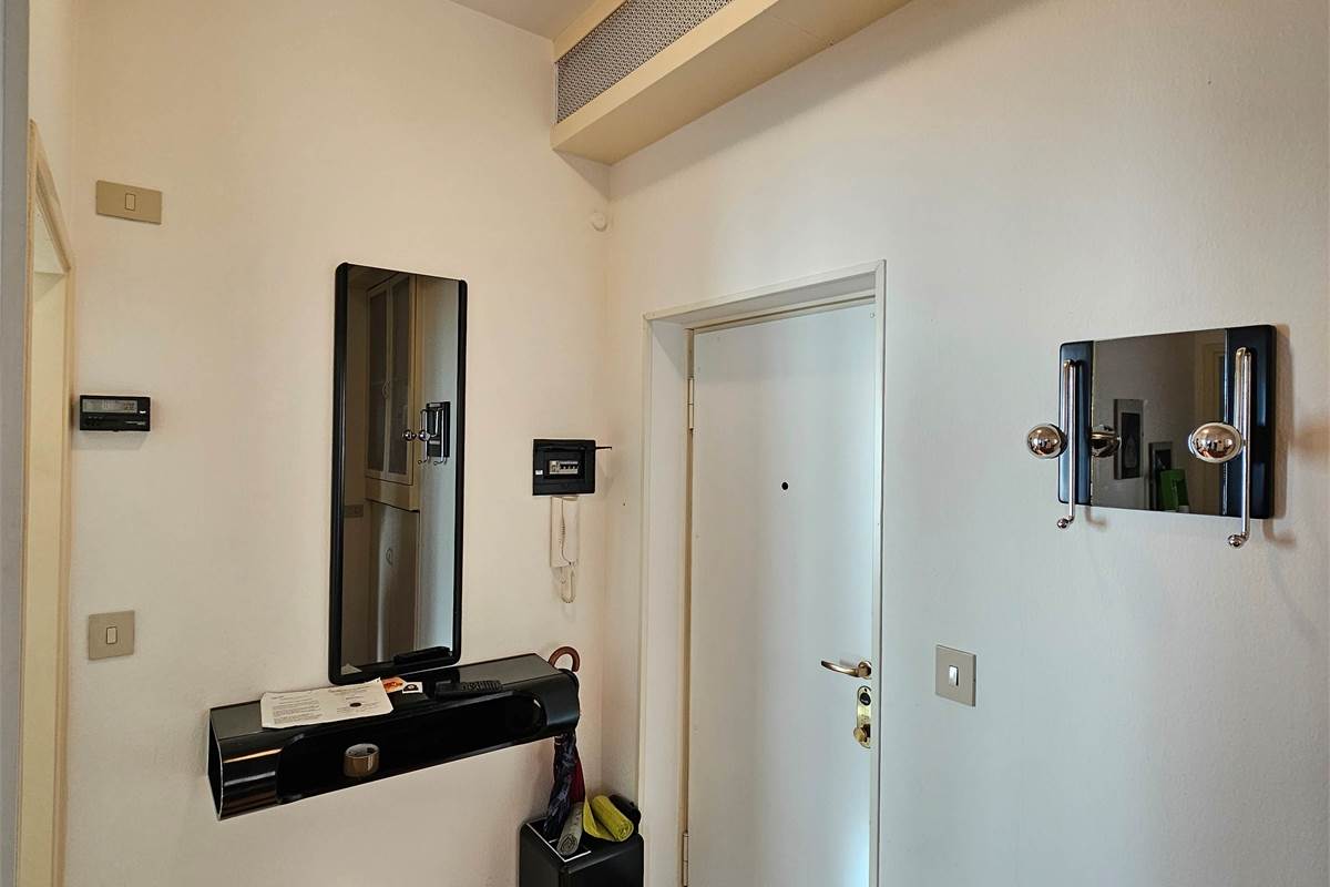 GRANDE TRILOCALE CON BALCONE