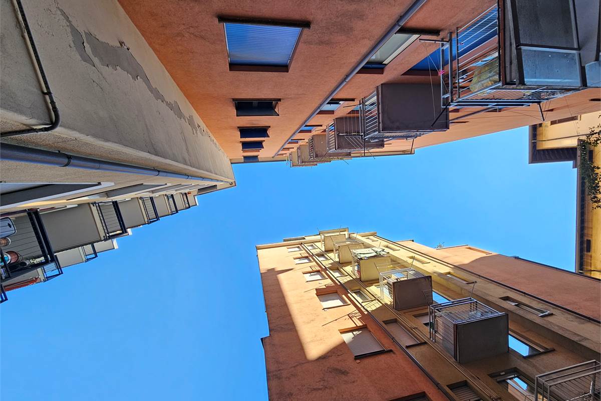 GRANDE TRILOCALE CON BALCONE