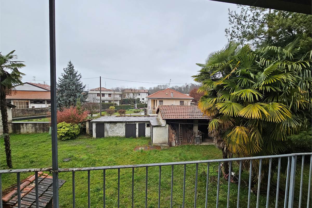 PORZIONE DI CASA INDIPENDENTE A CASORATE SEMPIONE