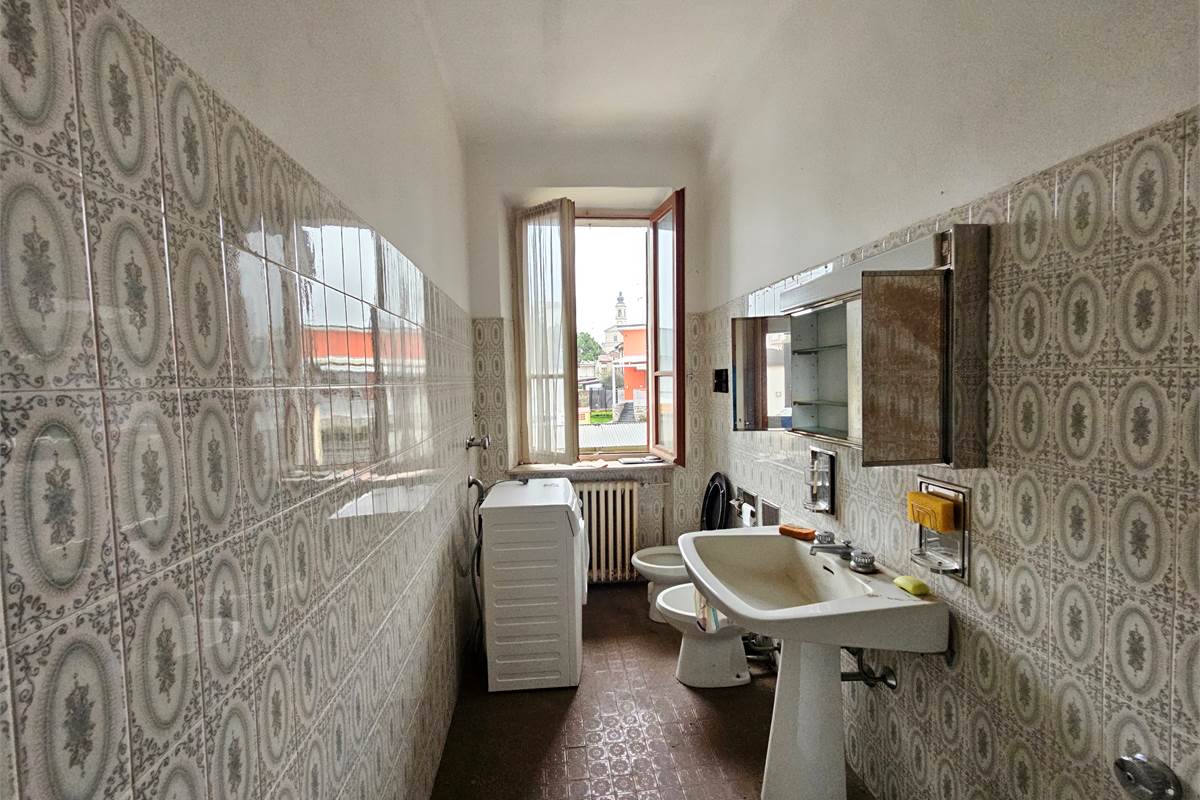 PORZIONE DI CASA INDIPENDENTE A CASORATE SEMPIONE