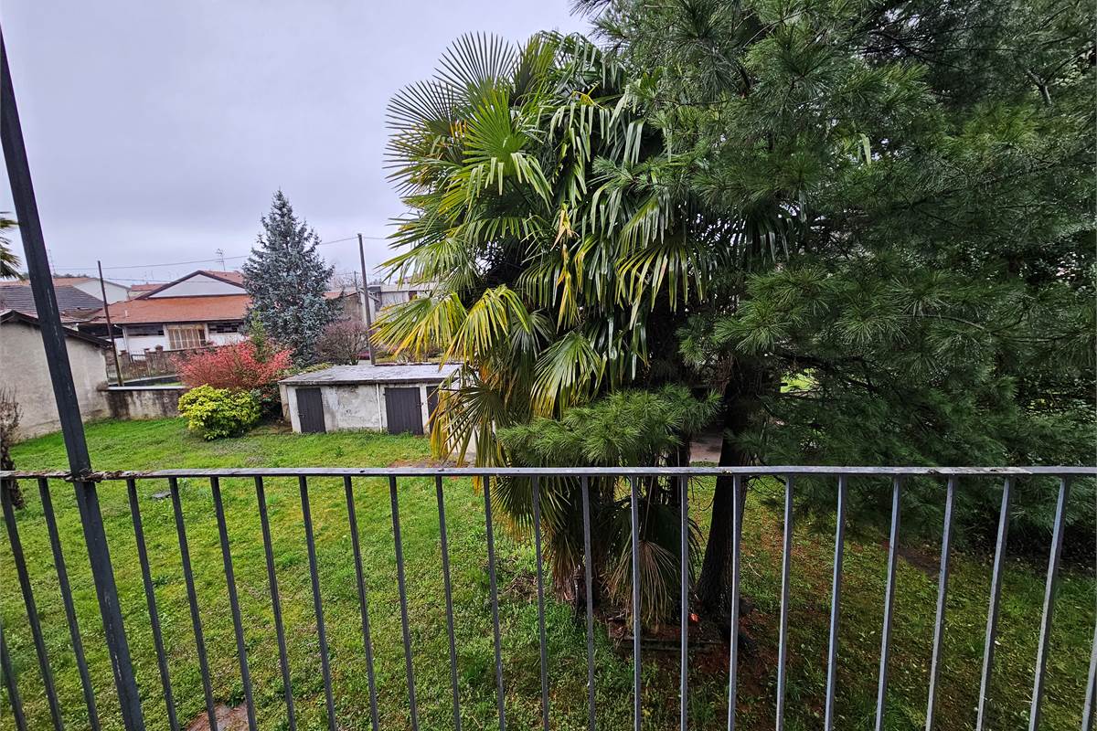 PORZIONE DI CASA INDIPENDENTE A CASORATE SEMPIONE