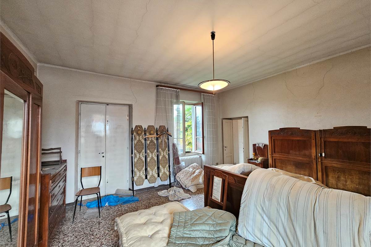 PORZIONE DI CASA INDIPENDENTE A CASORATE SEMPIONE