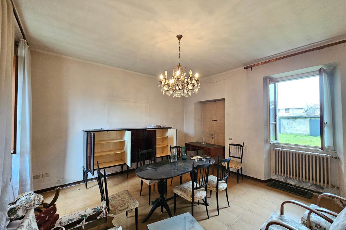 PORZIONE DI CASA INDIPENDENTE A CASORATE SEMPIONE