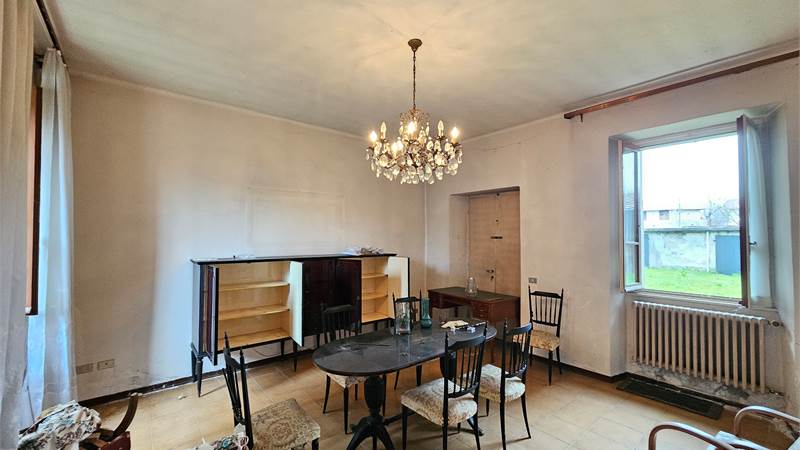 PORZIONE DI CASA INDIPENDENTE A CASORATE SEMPIONE