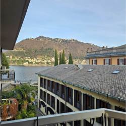 SPLENDIDO BILOCALE CON VISTA LAGO
