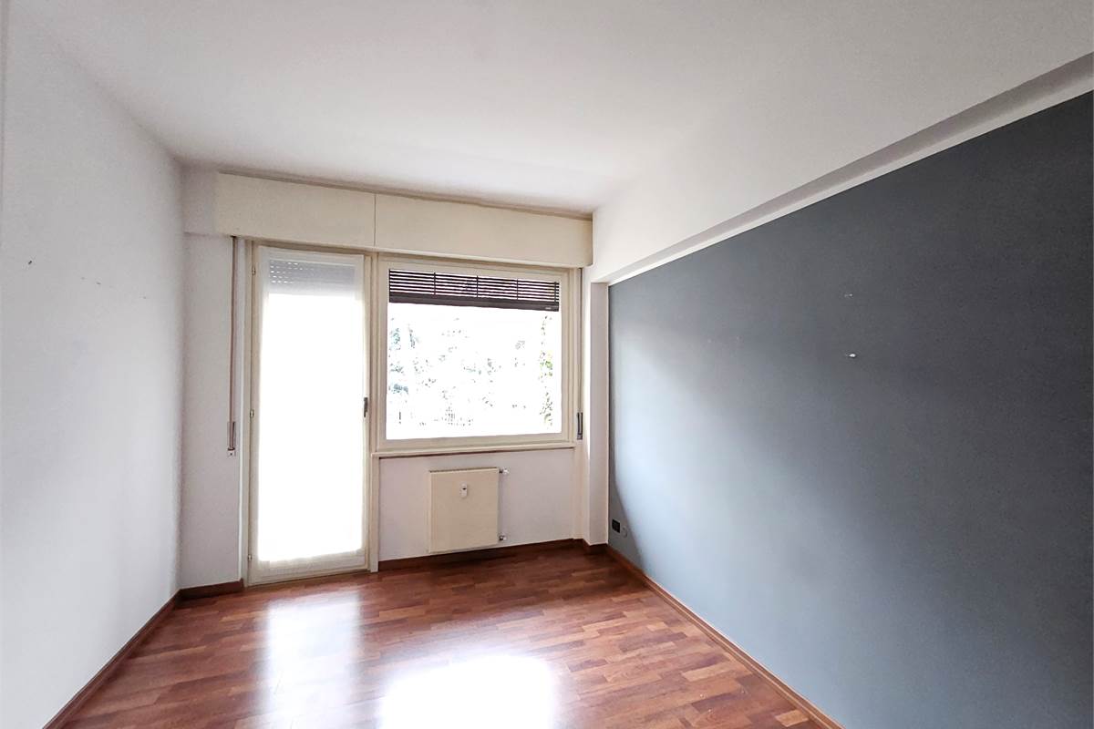 BELLISSIMO UFFICIO FRONTE LAGO