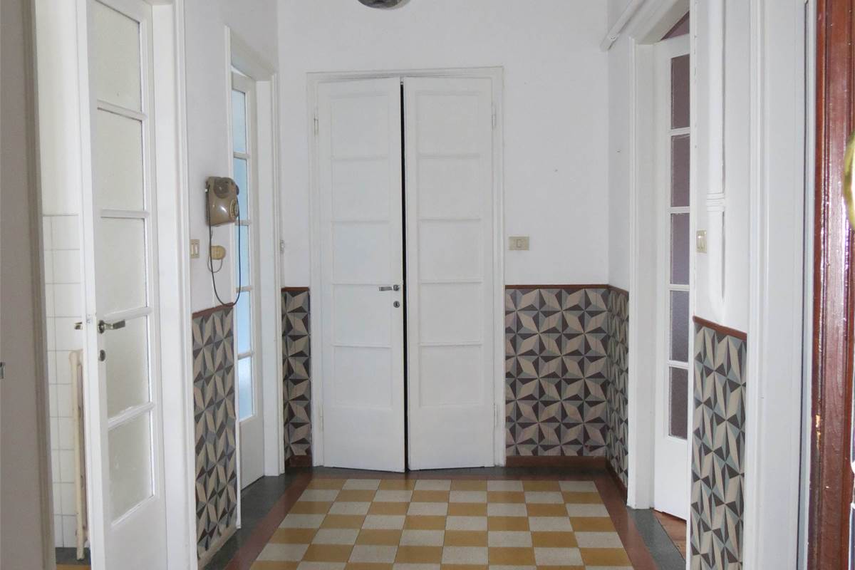 BILOCALE COMPLETAMENTE ARREDATO A VARESE