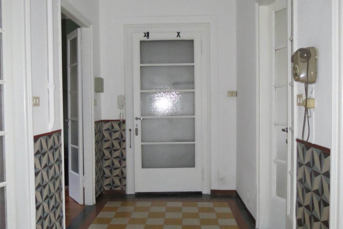 BILOCALE COMPLETAMENTE ARREDATO A VARESE