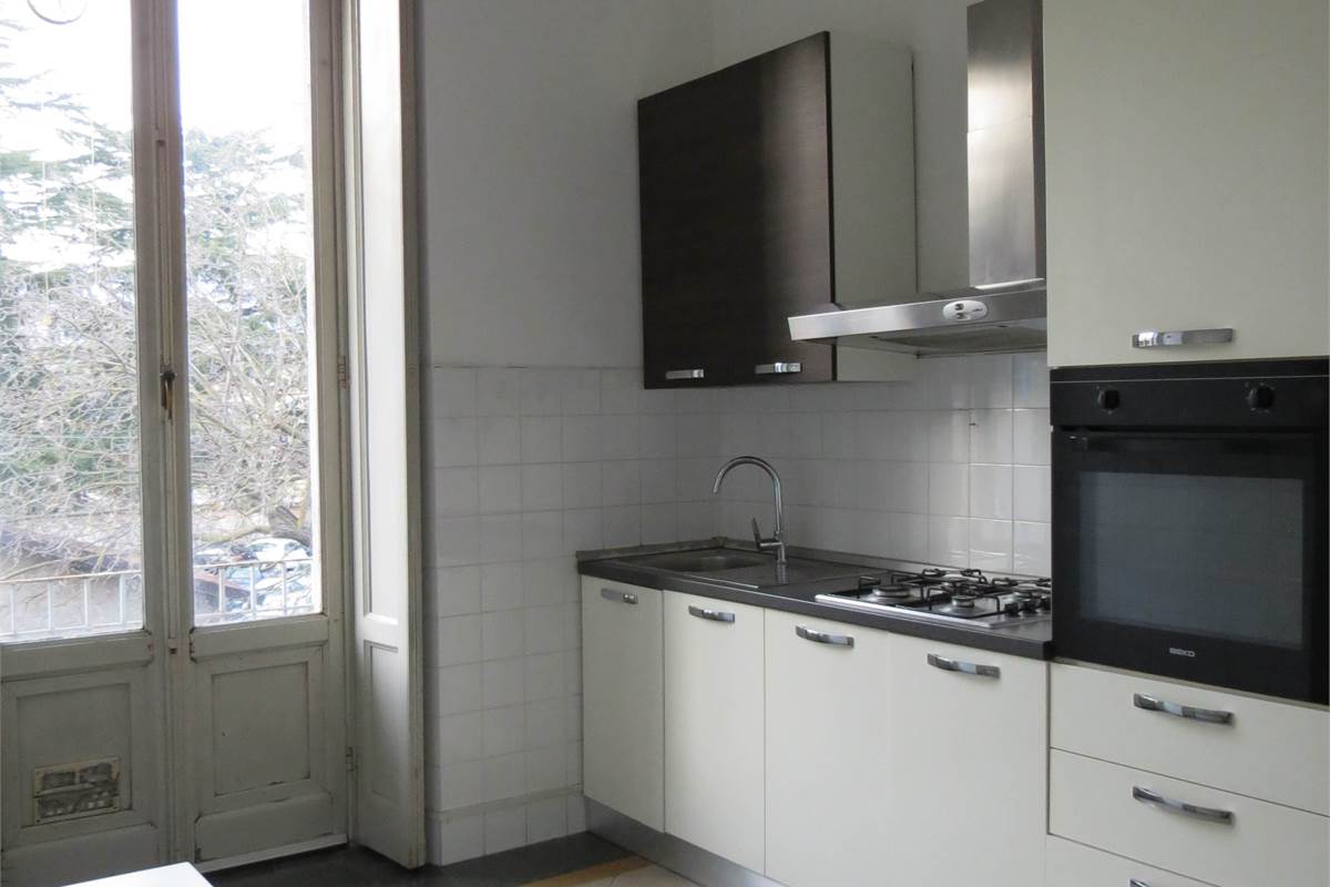 BILOCALE COMPLETAMENTE ARREDATO A VARESE