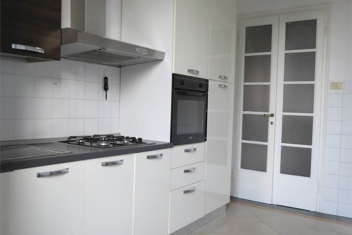 BILOCALE COMPLETAMENTE ARREDATO A VARESE