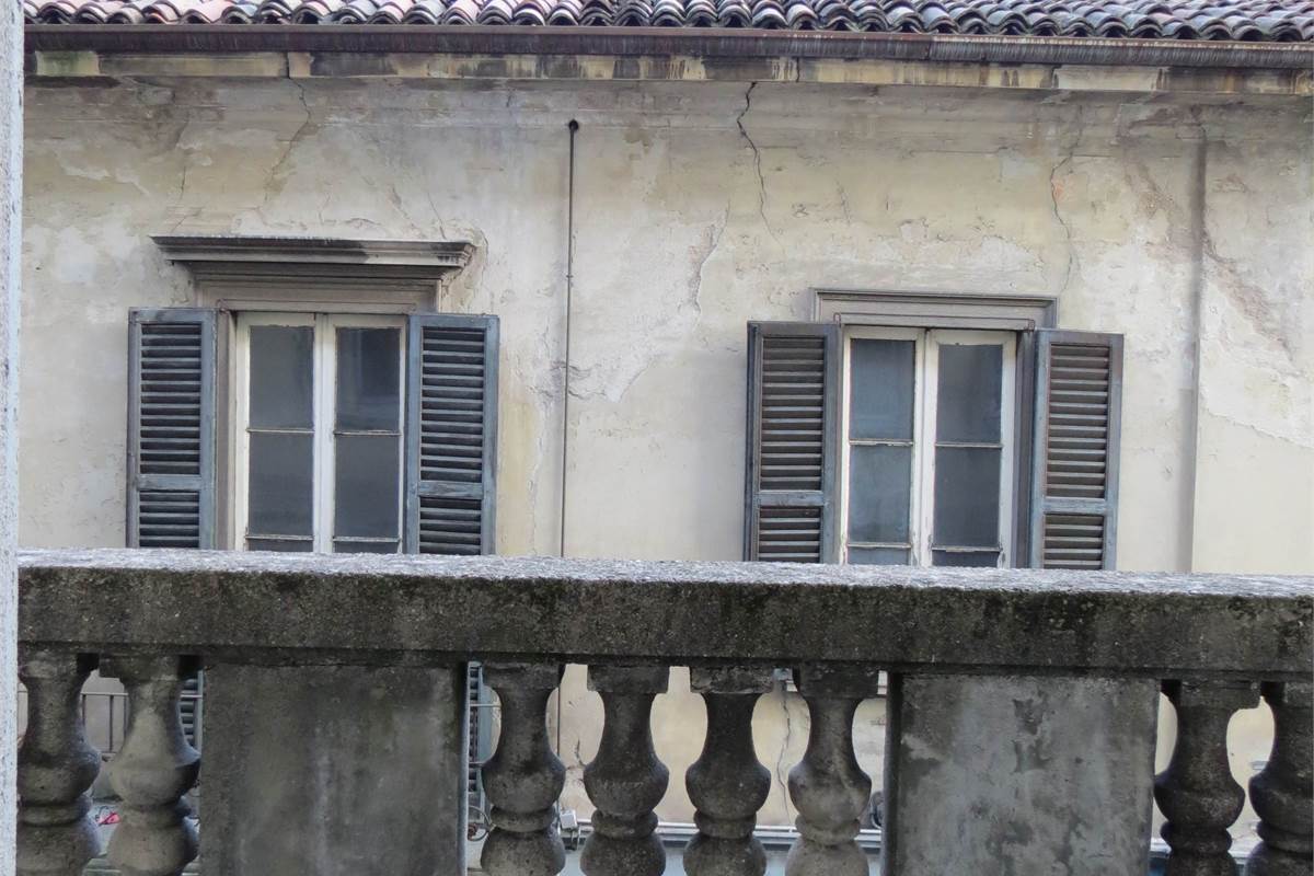 BILOCALE COMPLETAMENTE ARREDATO A VARESE