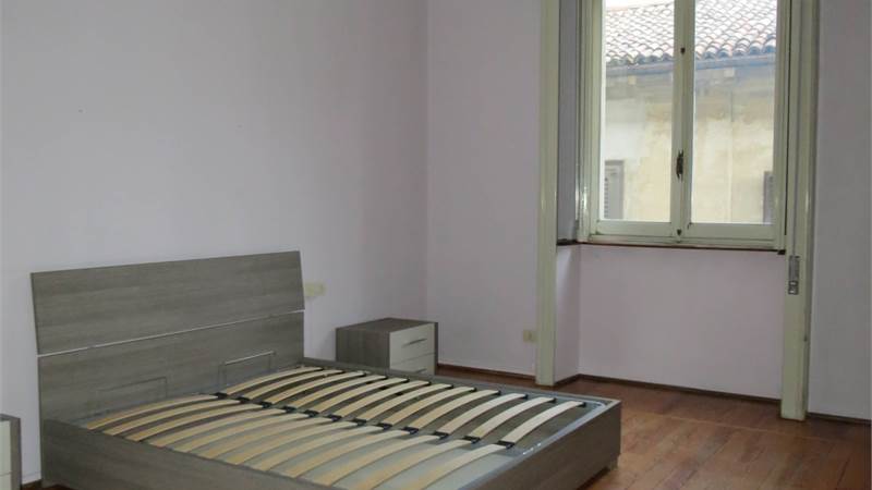 BILOCALE COMPLETAMENTE ARREDATO A VARESE