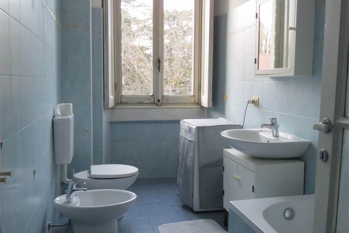 BILOCALE COMPLETAMENTE ARREDATO A VARESE