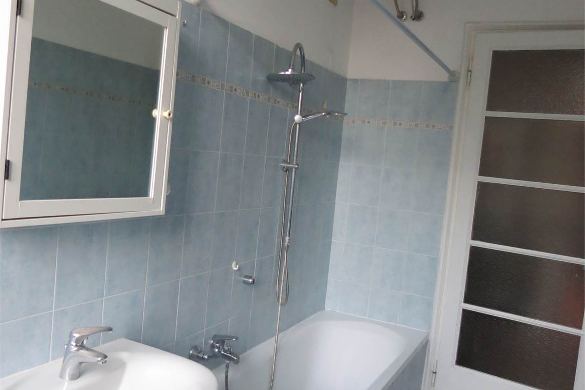 BILOCALE COMPLETAMENTE ARREDATO A VARESE