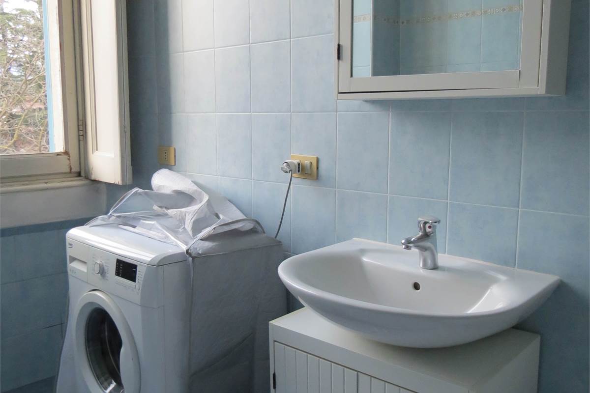 BILOCALE COMPLETAMENTE ARREDATO A VARESE