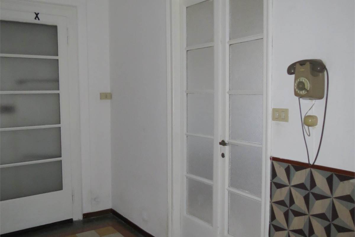 BILOCALE COMPLETAMENTE ARREDATO A VARESE