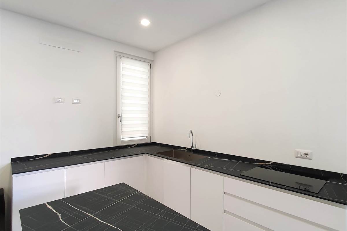 SPLENDIDO BILOCALE ARREDATO A NUOVO