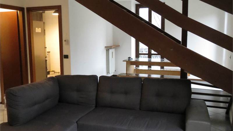 TRILOCALE COMPLETAMENTE ARREDATO