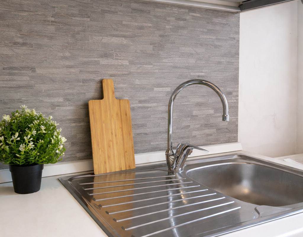 OTTIMO BILOCALE CON BALCONE E BOX