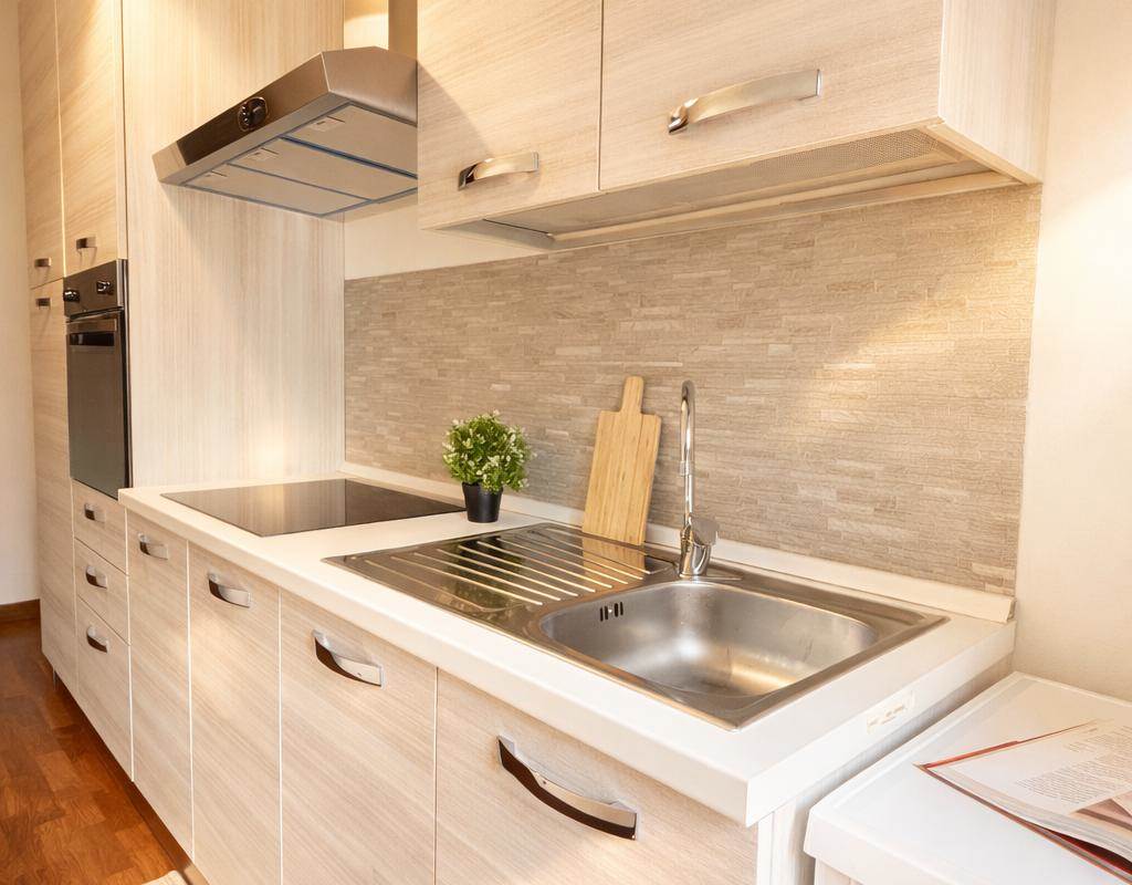 OTTIMO BILOCALE CON BALCONE E BOX