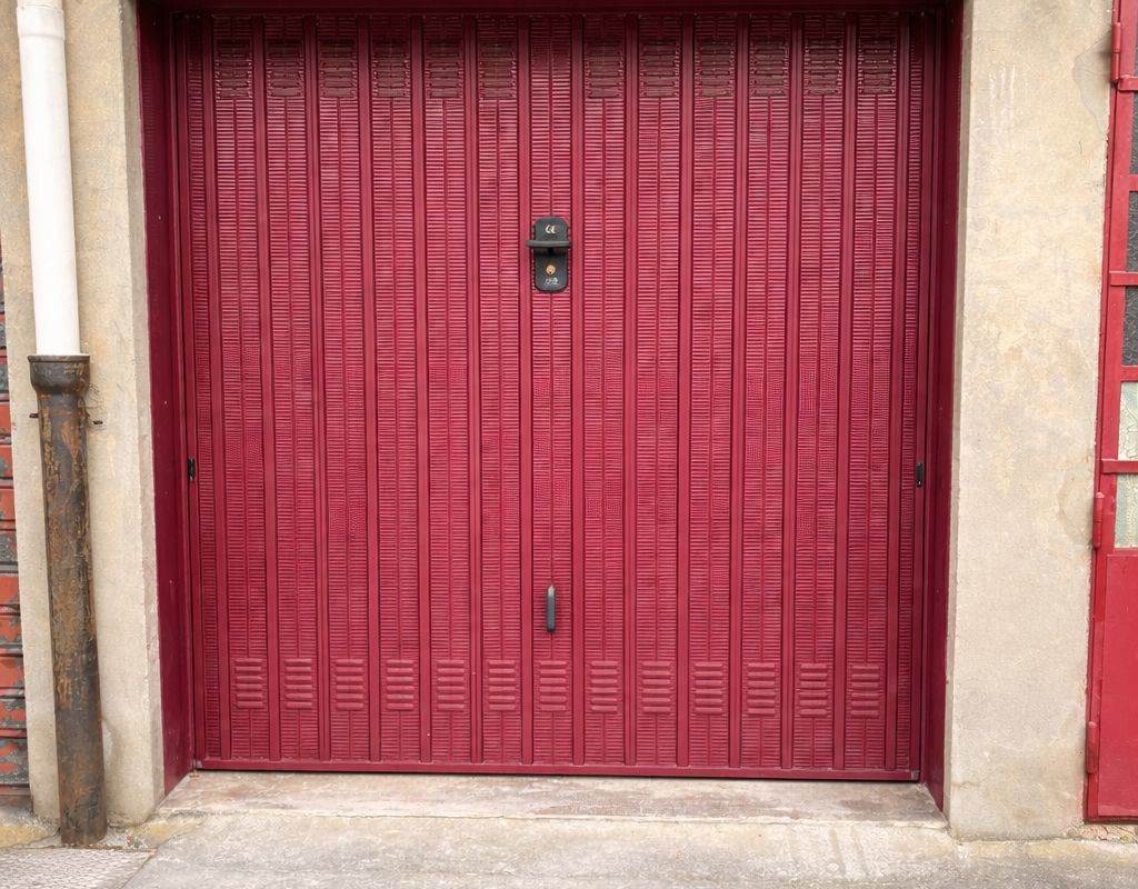 OTTIMO BILOCALE CON BALCONE E BOX