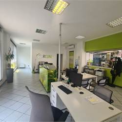 AMPIO SPAZIO COMMERCIALE