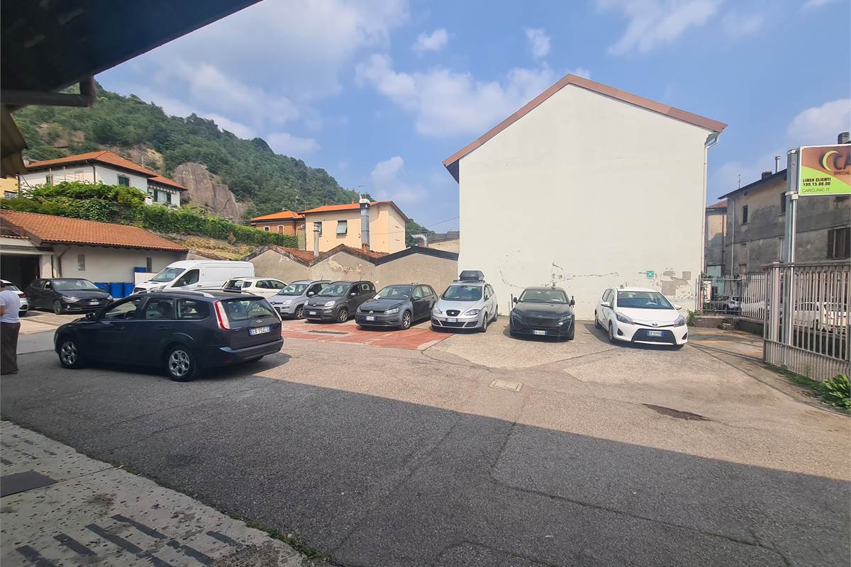 AMPIO SPAZIO COMMERCIALE