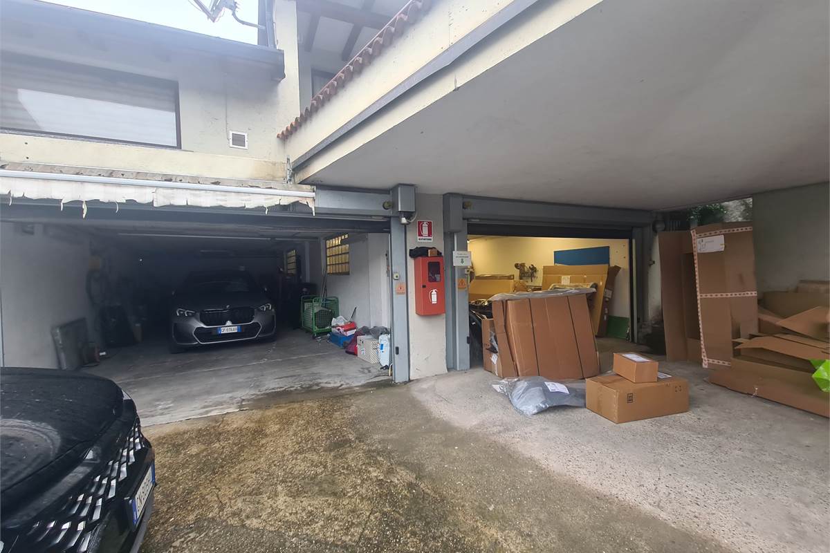 AMPIO SPAZIO COMMERCIALE