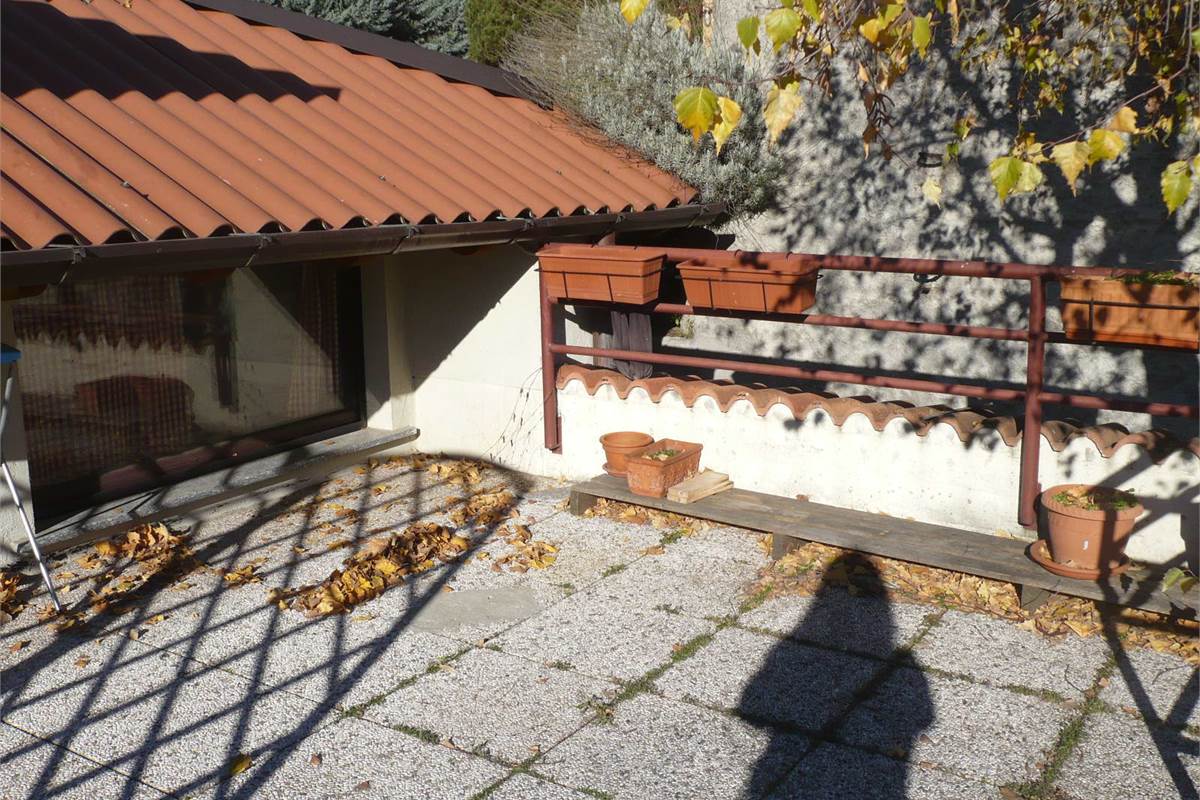 ACCOGLIENTE MONOLOCALE ARREDATO CON TERRAZZO