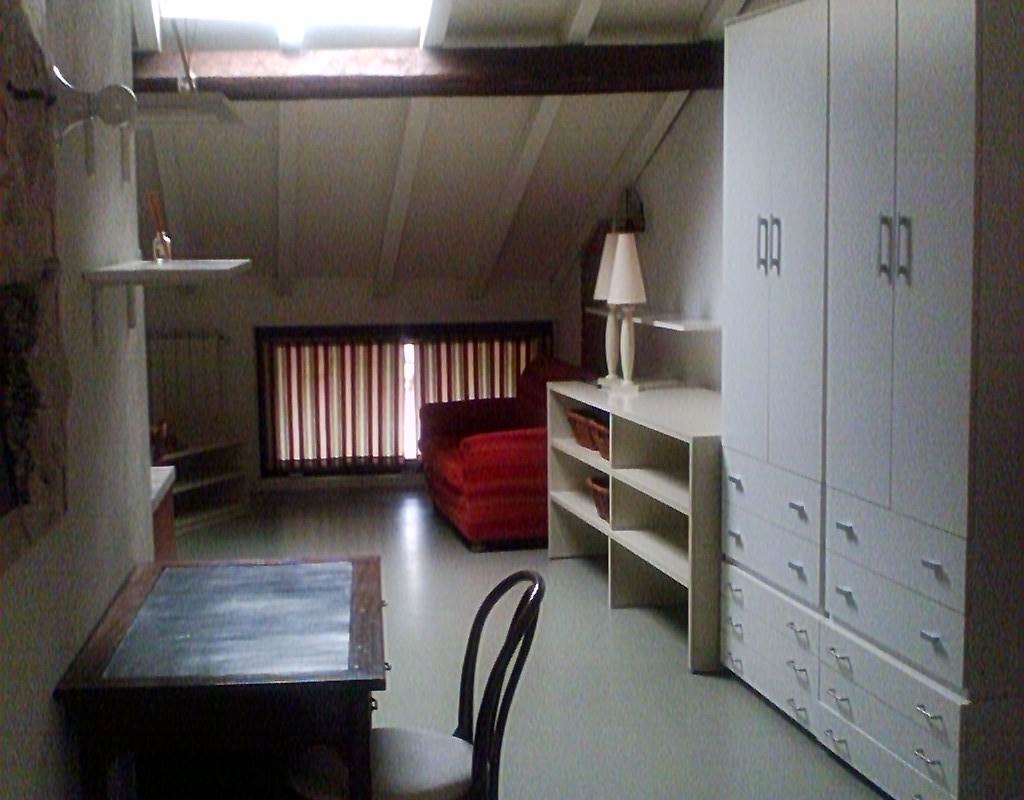 ACCOGLIENTE MONOLOCALE ARREDATO CON TERRAZZO