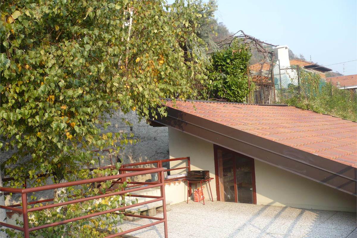 ACCOGLIENTE MONOLOCALE ARREDATO CON TERRAZZO