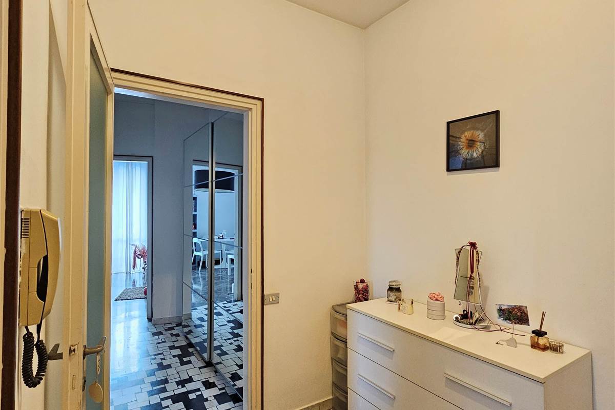 SPLENDIDO BILOCALE CON VISTA LAGO