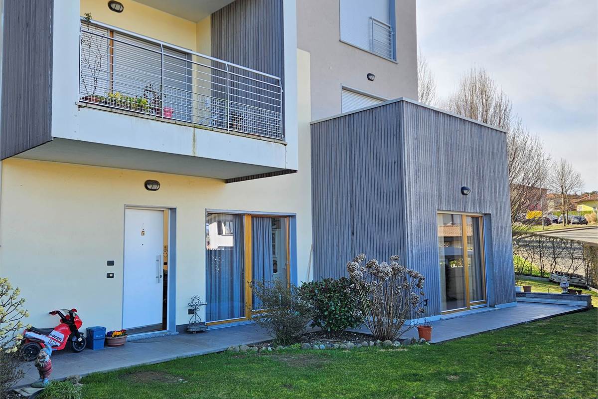 OTTIMO TRILOCALE CON GIARDINO