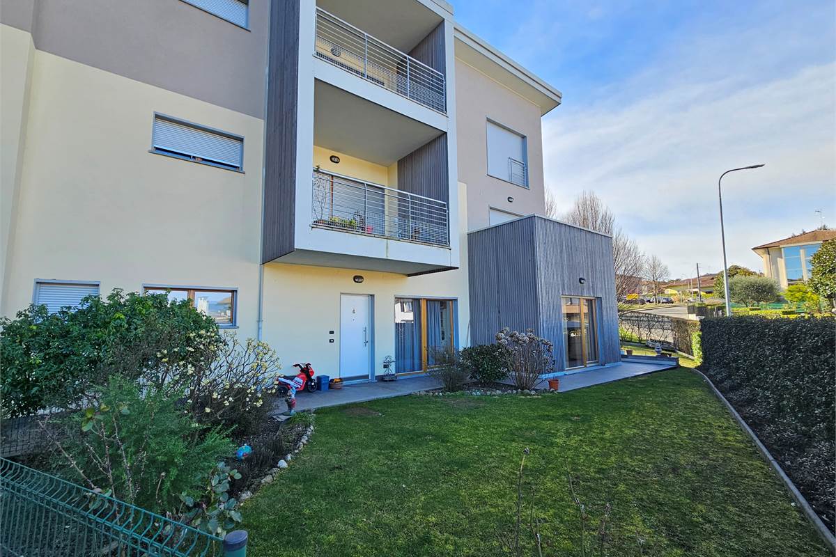 OTTIMO TRILOCALE CON GIARDINO