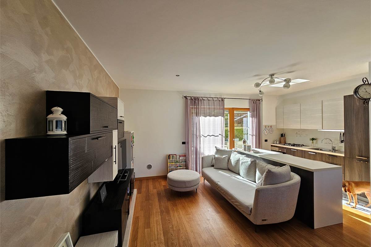 OTTIMO TRILOCALE CON GIARDINO