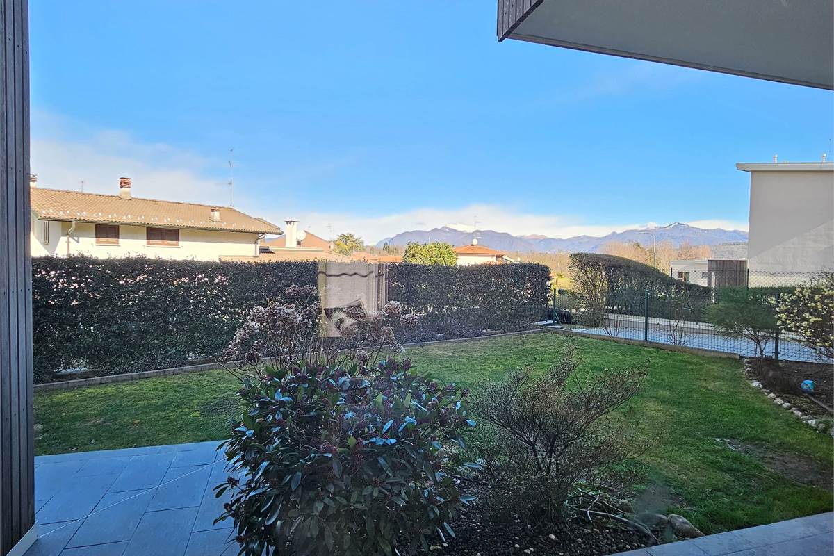 OTTIMO TRILOCALE CON GIARDINO