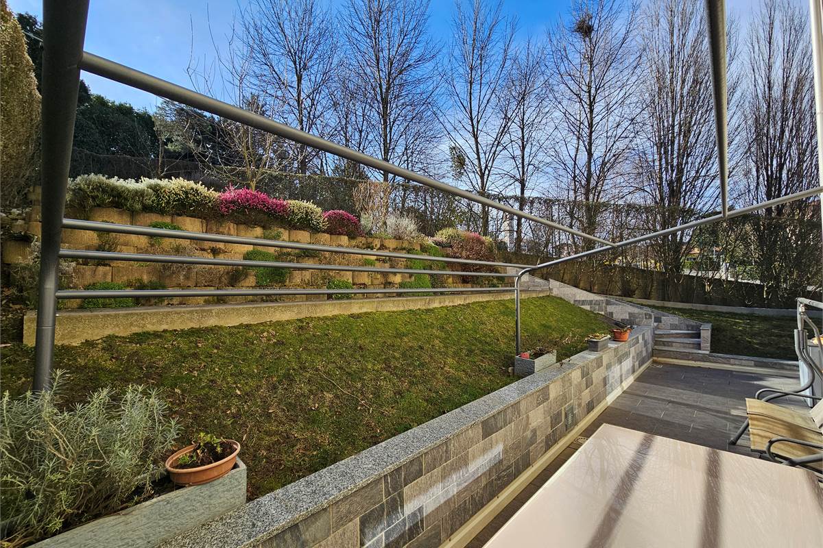 OTTIMO TRILOCALE CON GIARDINO