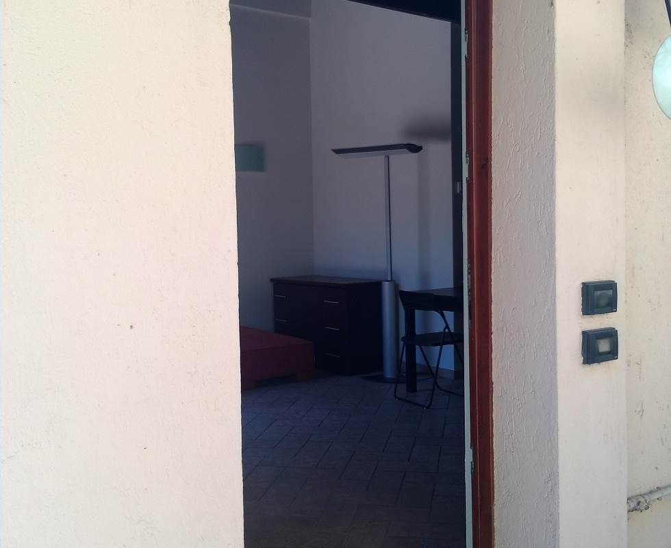 OTTIMO BILOCALE IN COMO CON BOX E TERRAZZO