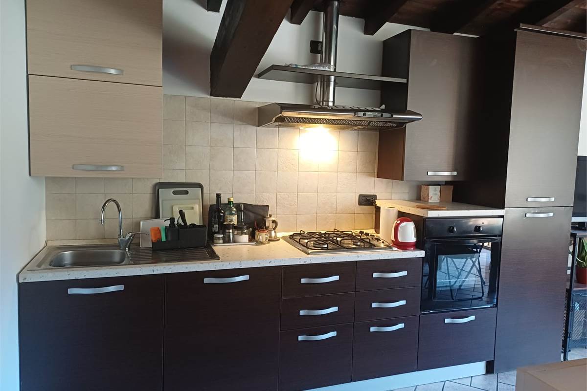 OTTIMO BILOCALE IN COMO CON BOX E TERRAZZO