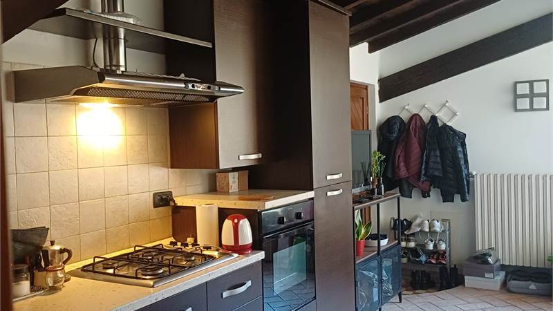 OTTIMO BILOCALE IN COMO CON BOX E TERRAZZO